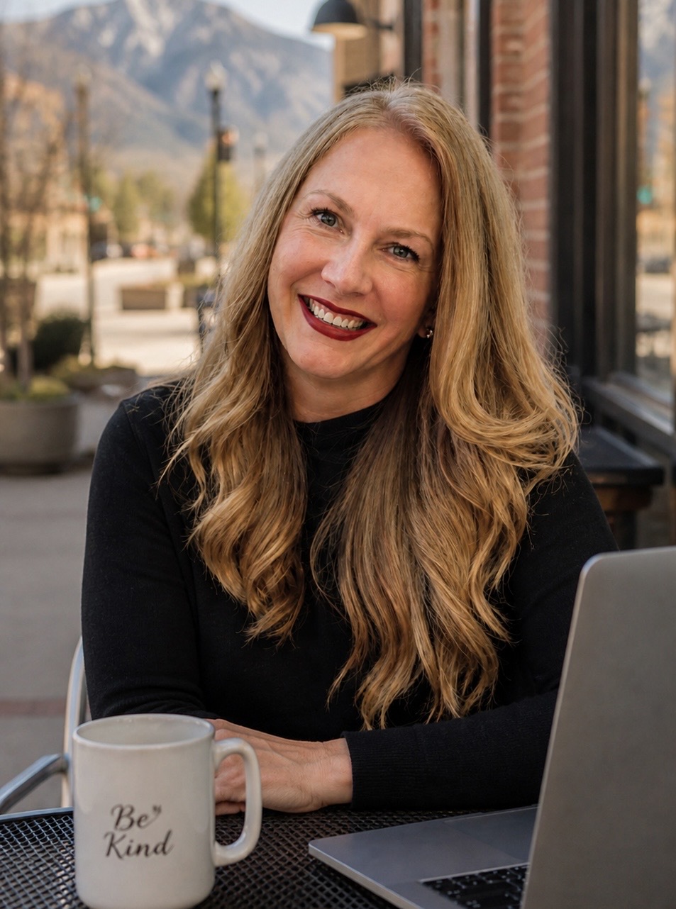 Portrait of Erin Mading